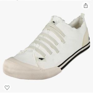 Rocket Dog Joint 8a Canvas Sneaker. Off White.